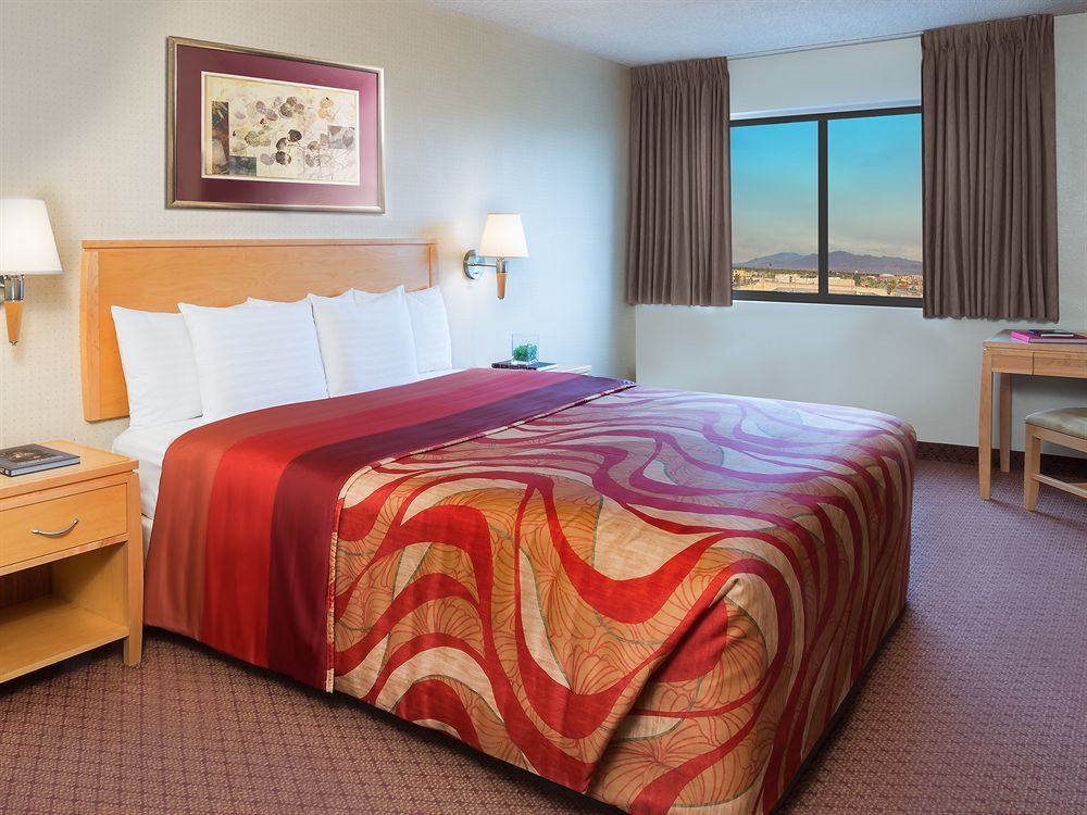 แอริโซนา ชาร์ลี ดีเคเตอร์ Hotel ลาสเวกัส ภายนอก รูปภาพ